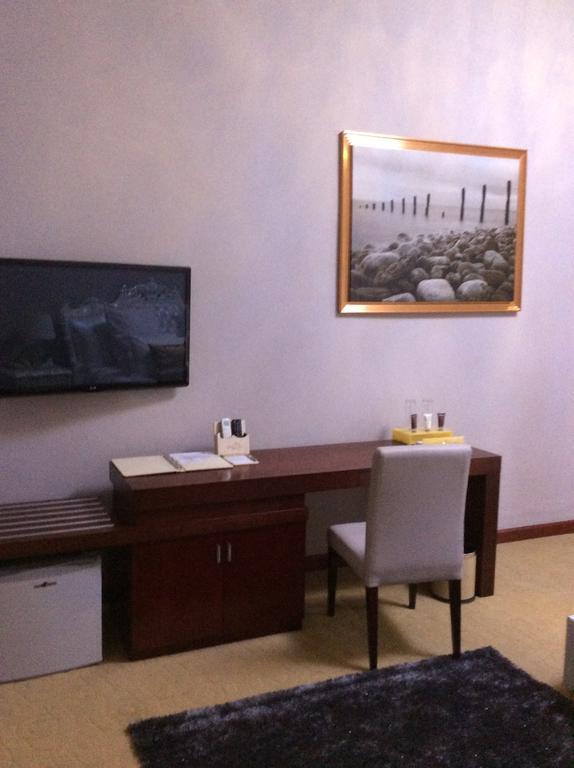 Sherbourne Hotel Kitwe ภายนอก รูปภาพ