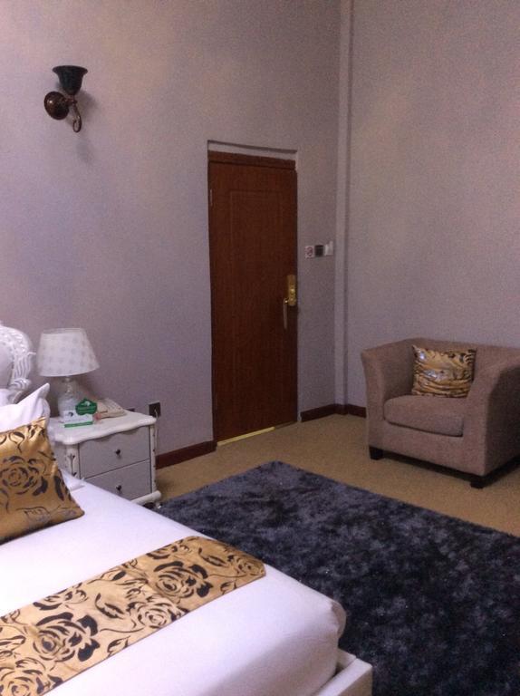 Sherbourne Hotel Kitwe ภายนอก รูปภาพ