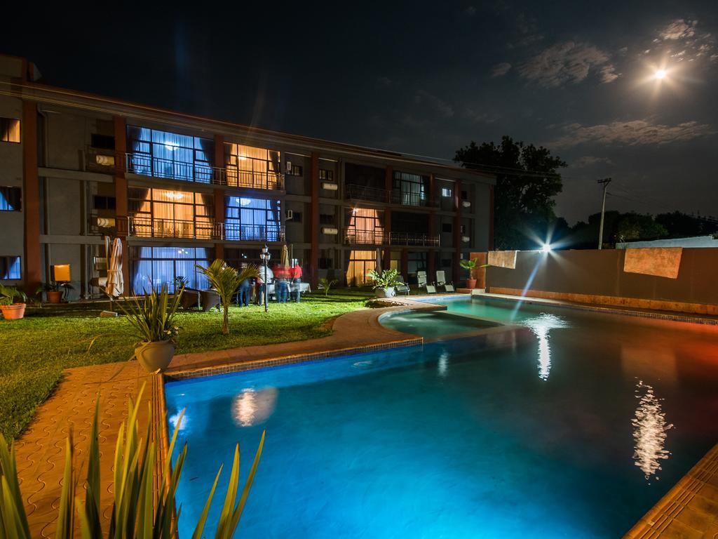 Sherbourne Hotel Kitwe ภายนอก รูปภาพ