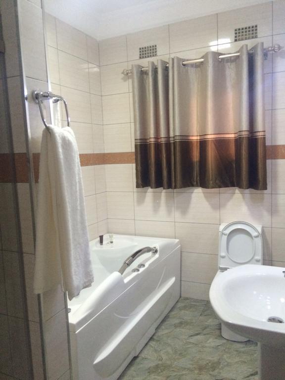 Sherbourne Hotel Kitwe ภายนอก รูปภาพ